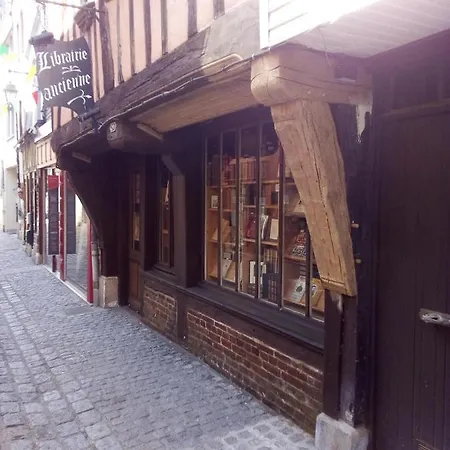 Dans Le Centre Historique * Pont-Audemer