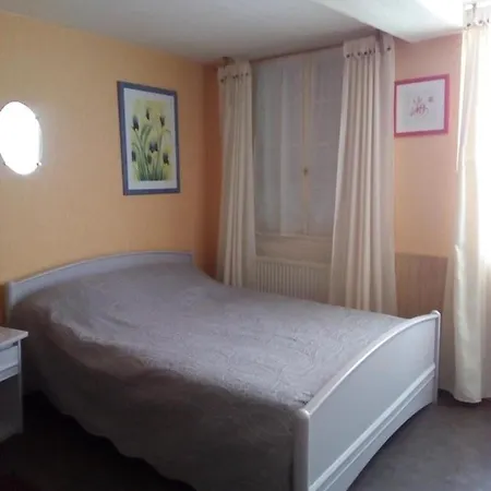 Dans Le Centre Historique Проживание в семье Понт-Одемер