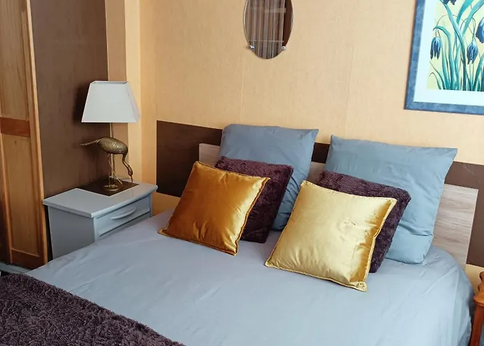 Dans Le Centre Historique Homestay *